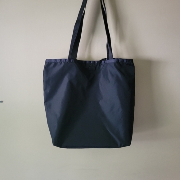 Lesportsac Handbags - Lesportsac black bag.
